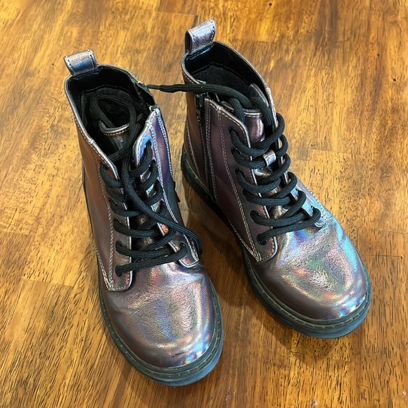 Art Class Little Girl Metallic Chelsea Combat Boots Zipper EUC - Picture 2 of 4